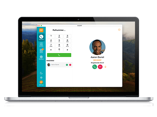 Desktop-Client der Easybell App mit Wähltastatur und Anrufübersicht auf einem Laptop